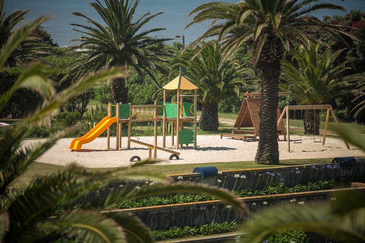 Hotel Solverde Spa And Wellness Center Vila Nova de Gaia Exterior photo Playground in the park