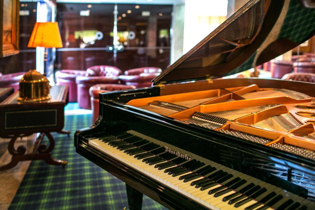 Hotel Solverde Spa And Wellness Center Vila Nova de Gaia Exterior photo Piano in the lounge